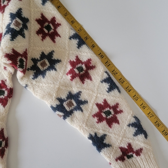 VTG Women’s Woolrich Pullover - Picture 7 of 10